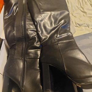 Torrid 10 wide calf black boots